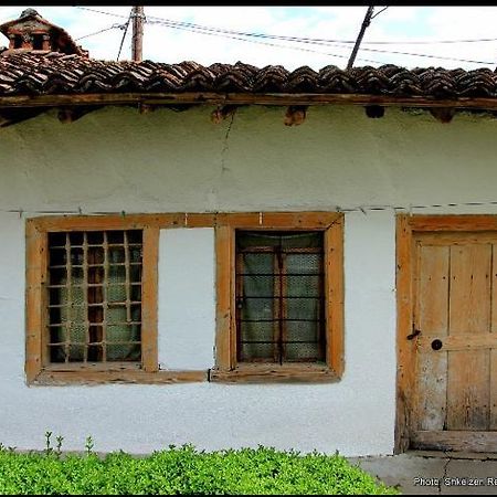 Bujtina Zhaveli Bed & Breakfast Gjakova Exterior foto